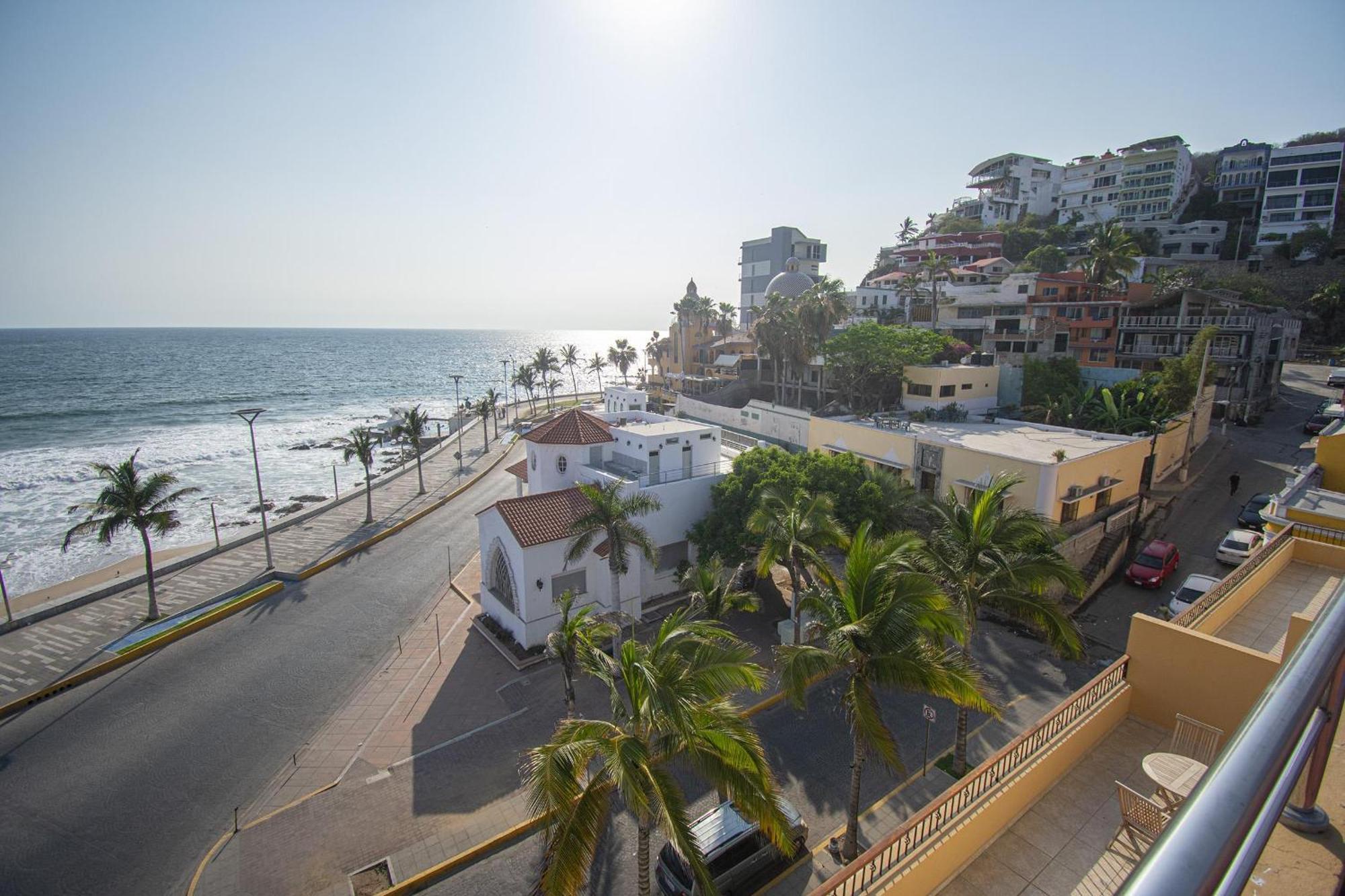 Sunsets Every Night- Olas Altas