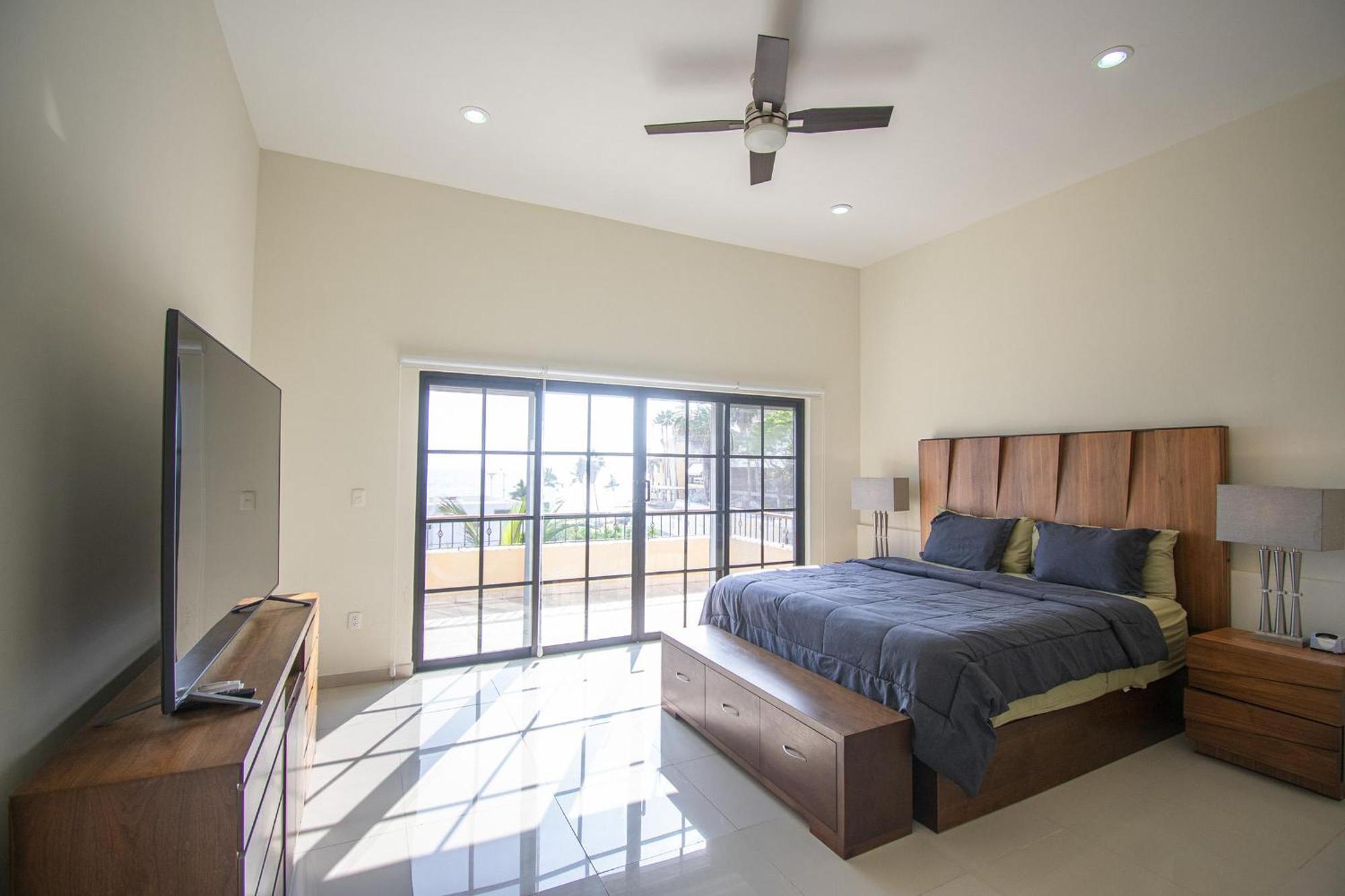 Sunsets Every Night- Olas Altas Apartamento